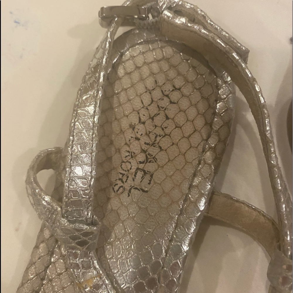 Sandals - Picture 3 of 4